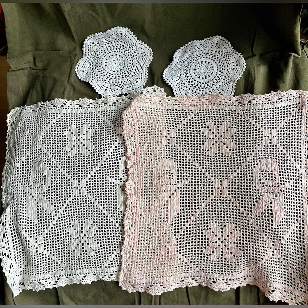 Doilies and Square Lace Placemats - White & Light Pink 4pcs